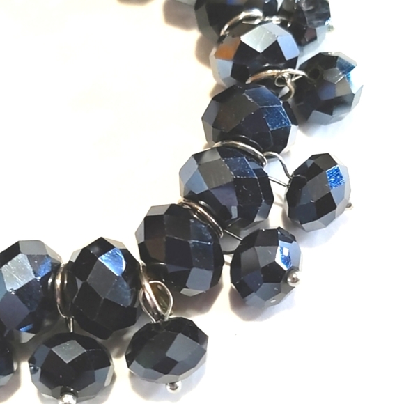 VINTAGE JET BLACK IRIDESCENT SHIMMERY CRYSTAL STRETCH BRACELET - Picture 5 of 8